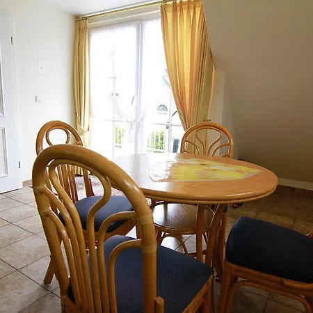 Haus-meisennest-wohnung-adler ווסטרלנד